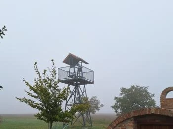 Laci bácsi csőszkunyhója Hidegség