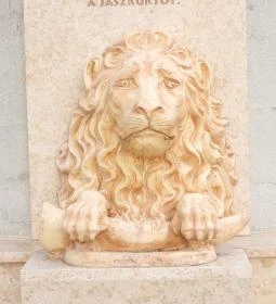 Lajosmizse címere emlékmű