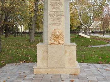 Lajosmizse címere emlékmű Lajosmizse