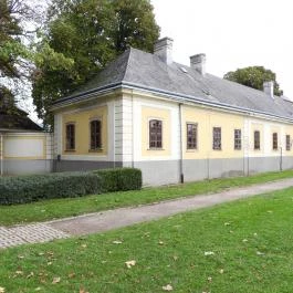 Lamberg-kastély Kulturális Központ, Könyvtár és Muzeális Kiállítóhely Mór - Külső kép