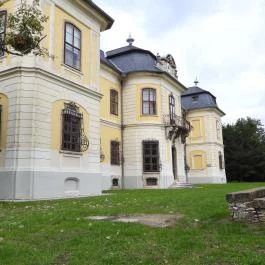 Lamberg-kastély Kulturális Központ, Könyvtár és Muzeális Kiállítóhely Mór - Külső kép