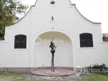 Lamberg-kastély Kulturális Központ, Könyvtár és Muzeális Kiállítóhely Mór