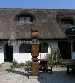 Lantos Lovastanya Panzió