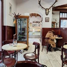 László Cukrászda Budapest - Belső