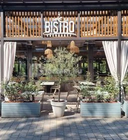 Le Bistro