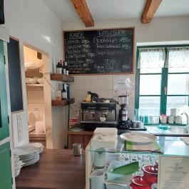 Leckerli Ínyenc Állomás Törökbálint - Belső