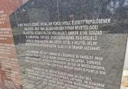 Lelőtt brit katonai gép emlékműve Mezőcsokonya