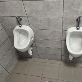 Liget Pihenő, Bakonyoszlop - Mosdó