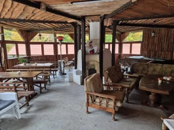 Liget Pihenő Bakonyoszlop