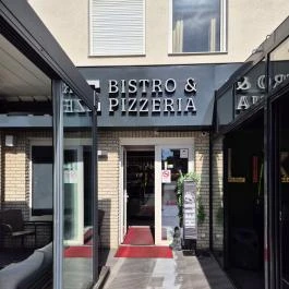 Like Bisztró & Pizzéria, Törökbálint - Külső kép