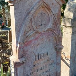 Lilla sírja, Dunaalmás - Egyéb