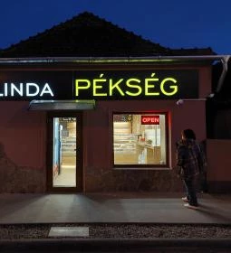 Linda Pékség