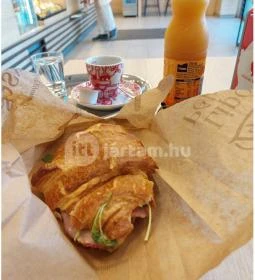 Lipóti Pékség & Kávézó - Corvin-negyed