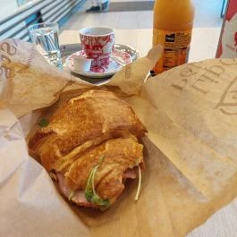 Lipóti Pékség & Kávézó - Corvin-negyed, Budapest - Étel/ital