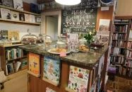 Líra Könyvesbolt & Kávézó Leányfalu