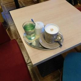 Líra Könyvesbolt & Kávézó, Leányfalu - Étel/ital