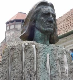 Liszt Ferenc szobra