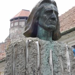 Liszt Ferenc szobra Esztergom - Egyéb