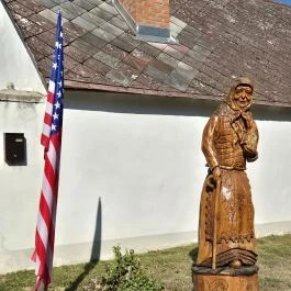 Lizi néni - Bibliás asszony, Bakonykúti - Külső kép