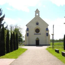 A Lónyay család kriptája Lónya - Külső kép