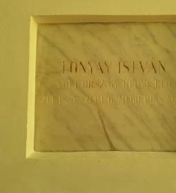 A Lónyay család kriptája