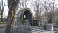 Lourdes-i barlang Tápiógyörgye - Külső kép