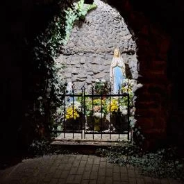 Lourdes-i barlang Napkor - Külső kép