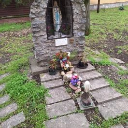 Lourdes-i barlang Dunavarsány - Külső kép