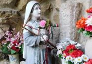 Lourdes-i barlang Bajót