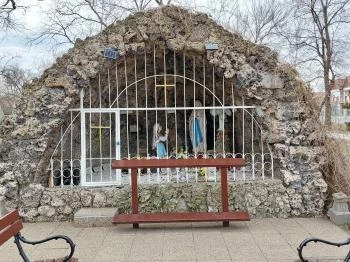 Lourdes-i barlang Jászberény