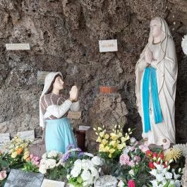 Lourdes-i barlang Jászberény - Belső