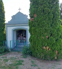 Lourdes-i barlang, kápolna