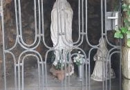 Lourdes-i kápolna Tevel