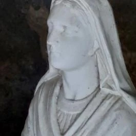 Lourdes-i kápolna Tevel - Egyéb