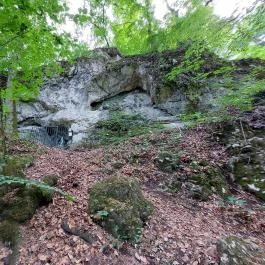 Lourdes-i Mária szobor Várgesztes - Külső kép