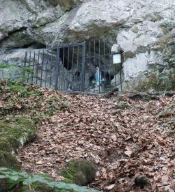 Lourdes-i Mária szobor