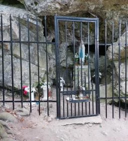 Lourdes-i Mária szobor