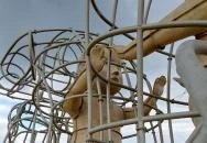 Love by Milov - Szeretet szobor Vál