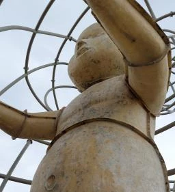 Love by Milov - Szeretet szobor