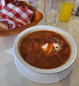 Ludas Kisvendéglő és Fogadó