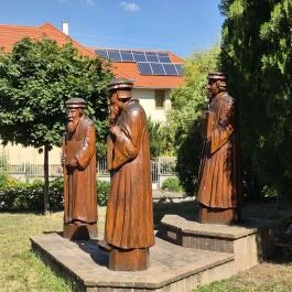 Luther Márton, Kálvin János és Dévai Bíró Mátyás szoborcsoport Balatonkenese - Külső kép