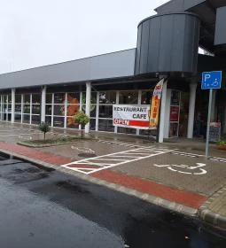 M3gálló Restaurant