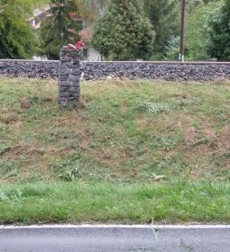 M61-004 emléktábla