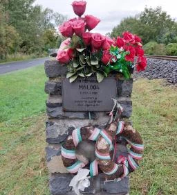 M61-004 emléktábla