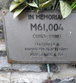 M61-004 emléktábla