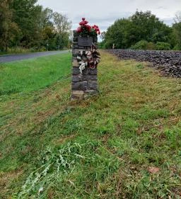 M61-004 emléktábla