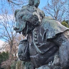 Mackó úrfi róka komával, Budapest - Egyéb