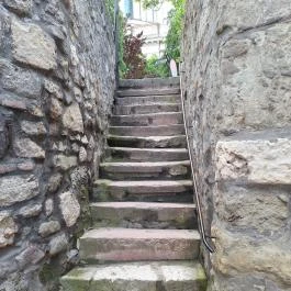 Macskalépcső, Esztergom - Külső kép