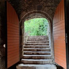 Macskalépcső, Esztergom - Egyéb