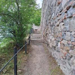 Macskalépcső, Esztergom - Külső kép